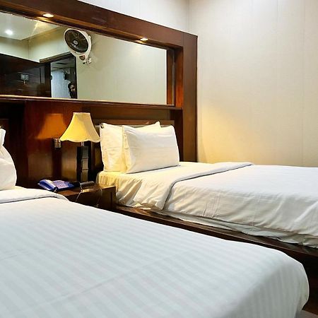 Bling Hotel International Multan Exteriér fotografie