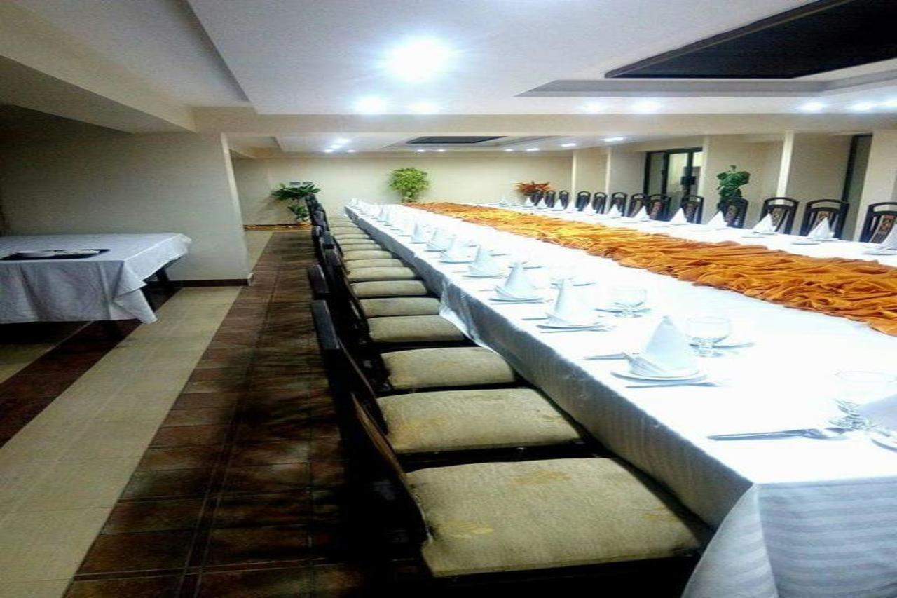 Bling Hotel International Multan Exteriér fotografie