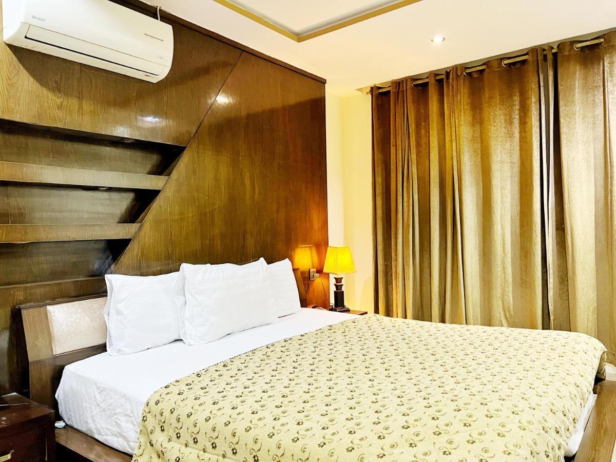 Bling Hotel International Multan Exteriér fotografie