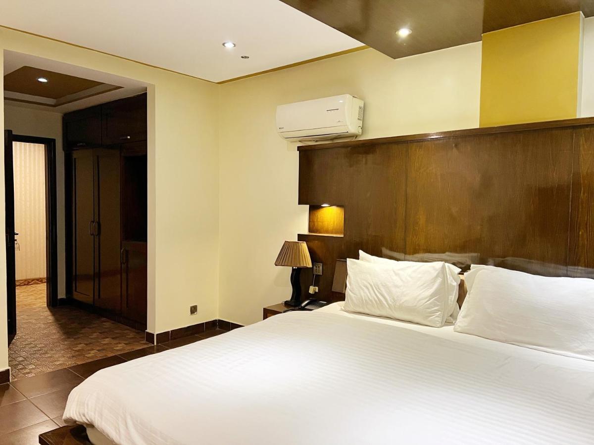 Bling Hotel International Multan Exteriér fotografie