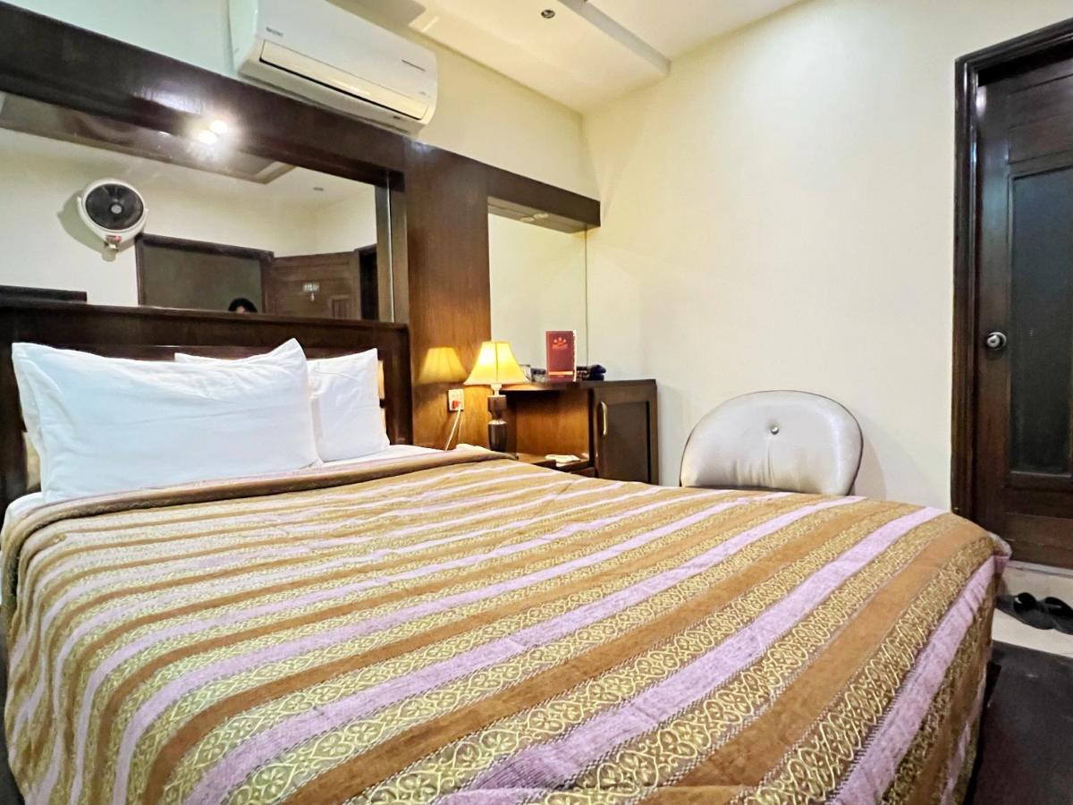 Bling Hotel International Multan Exteriér fotografie