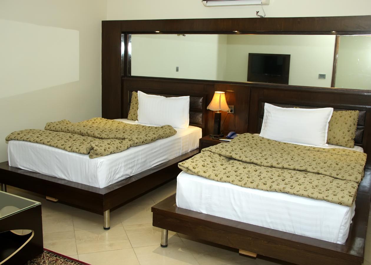Bling Hotel International Multan Exteriér fotografie