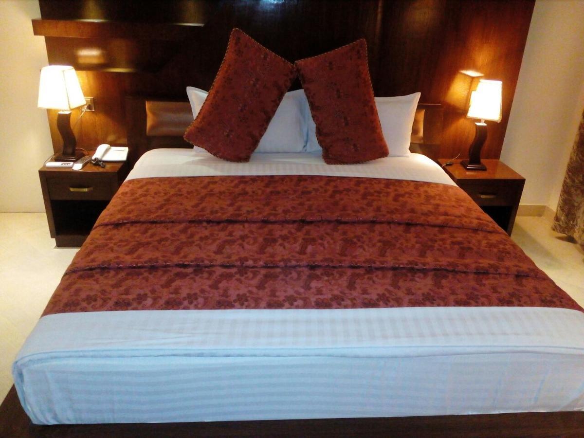 Bling Hotel International Multan Exteriér fotografie