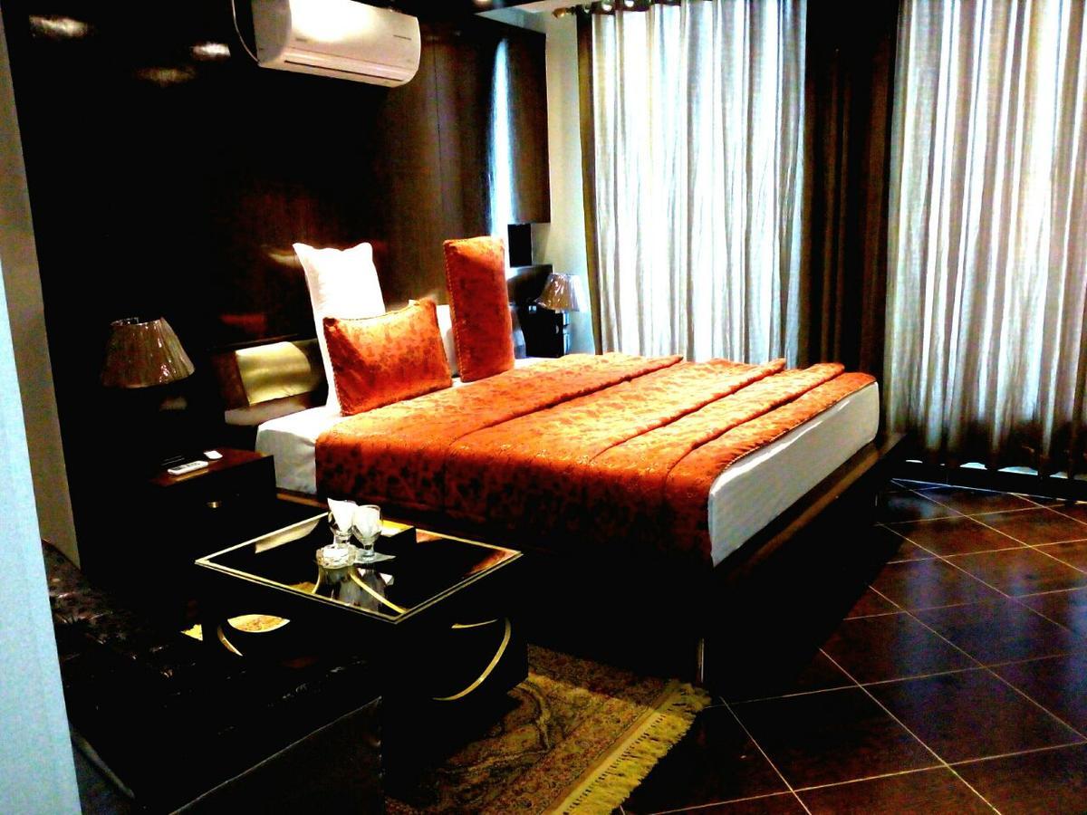 Bling Hotel International Multan Exteriér fotografie