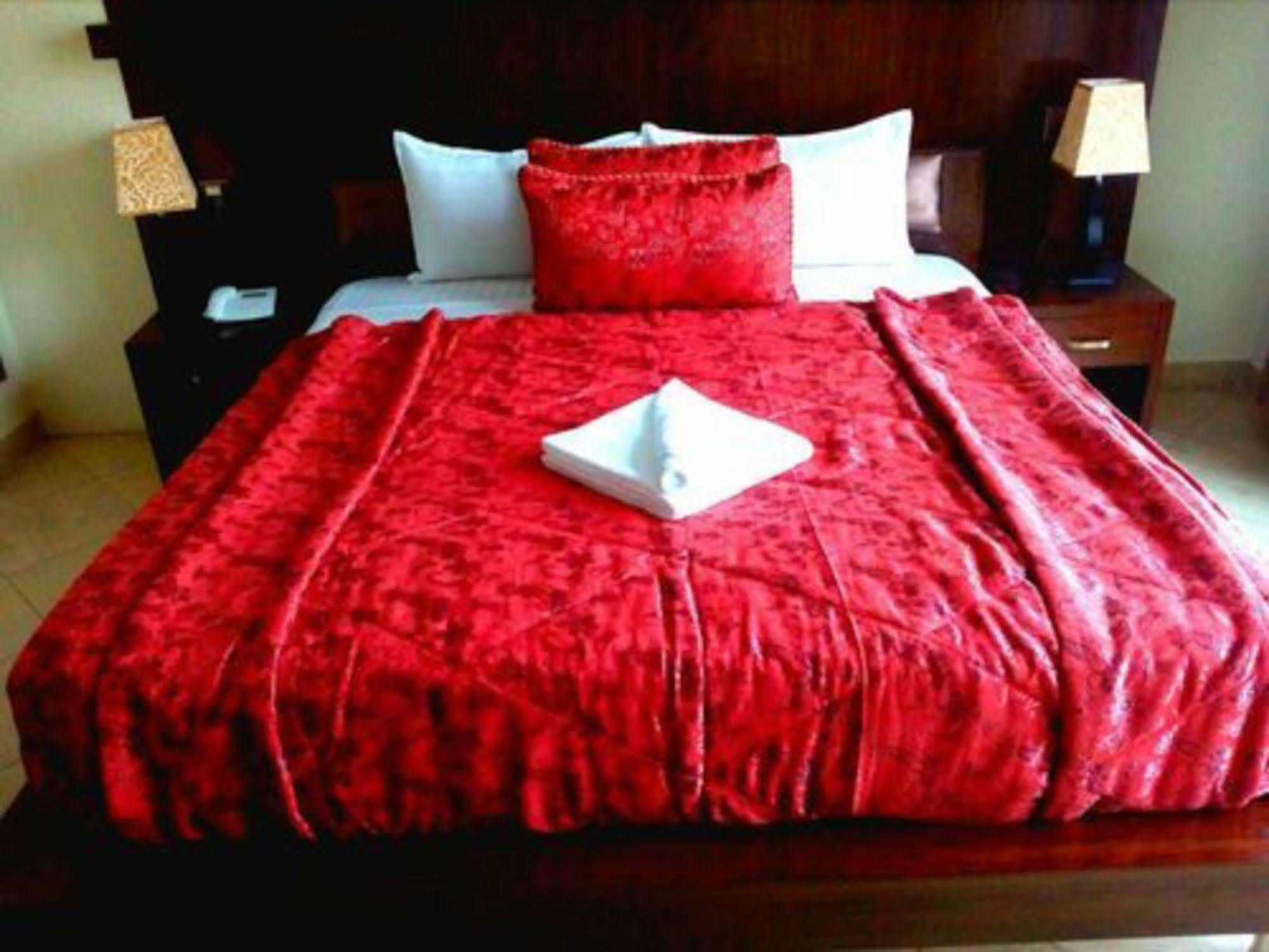 Bling Hotel International Multan Exteriér fotografie